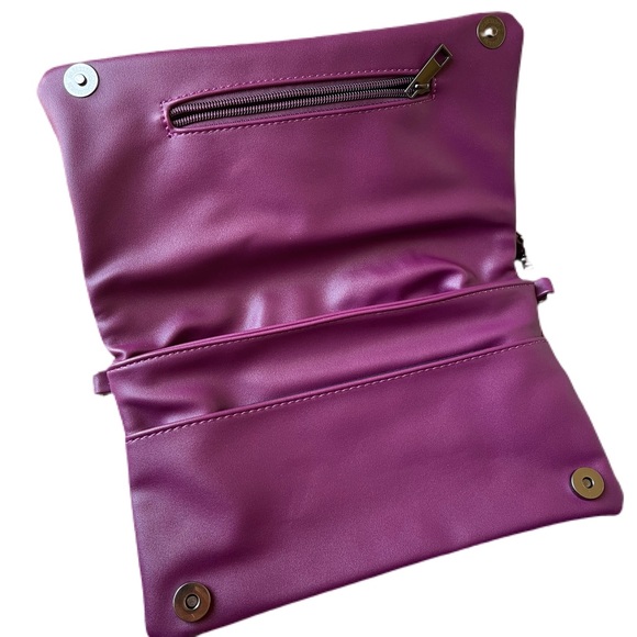 Rainbow ๐ Twist Wristlet in Plum - Picture 4 of 6